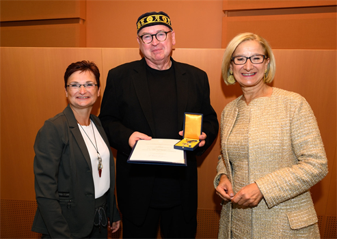 Silver medal of honor from the state of Lower Austria for Gumpold Church’s music school director Andres Tieber